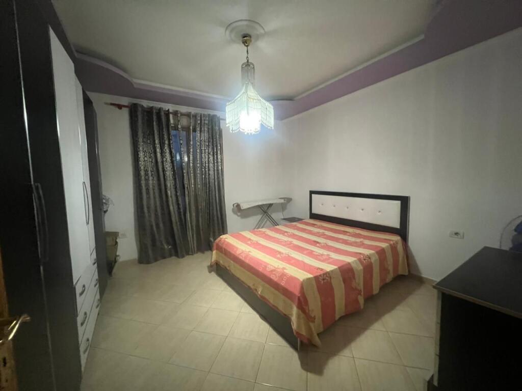 Appartamento duplex in vendita vicino a Petro Nini!
