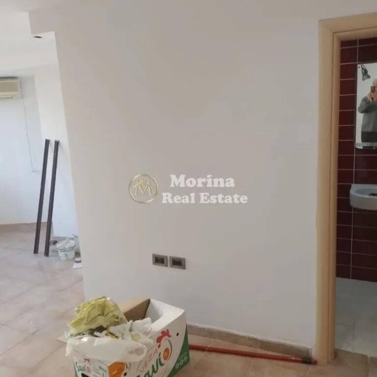 Qera, Ambient Biznesi, te 9 Kateshet, 500 euro/muaj