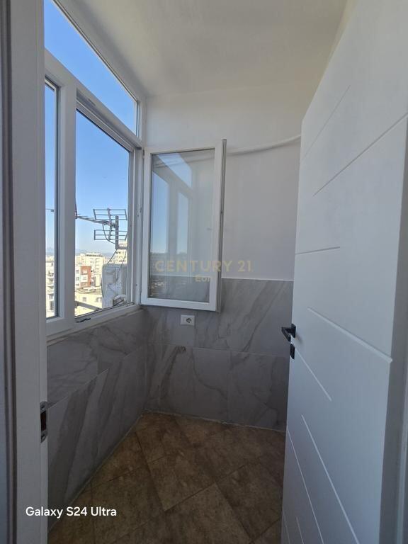 Apartament 1+1 me Qira në Qendër të Durrësit !    470 € /Muaj