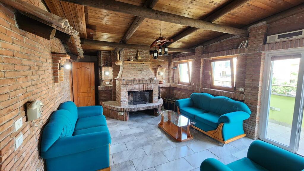 PENTHOUSE FOR SALE 356 M2 DRY LAKE 715,000 EURO