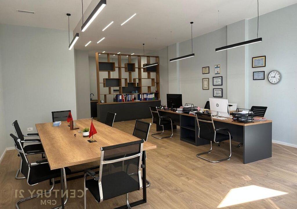 1+1 Space for Shop or Office for Rent in Magnet Complex 21 Dhjetori.