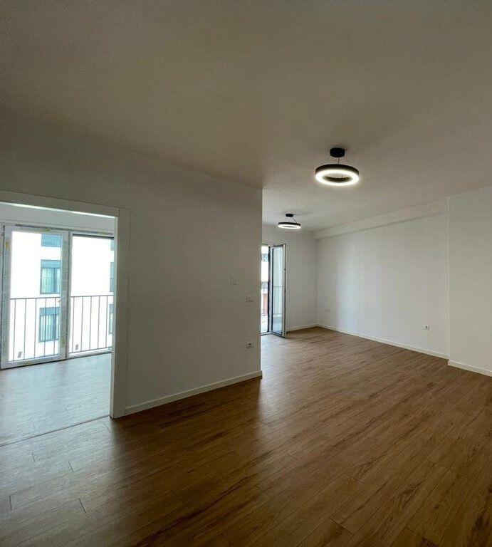 SHITET APARTAMENT 2+1 ME POST PARKIMI NE ASTIR