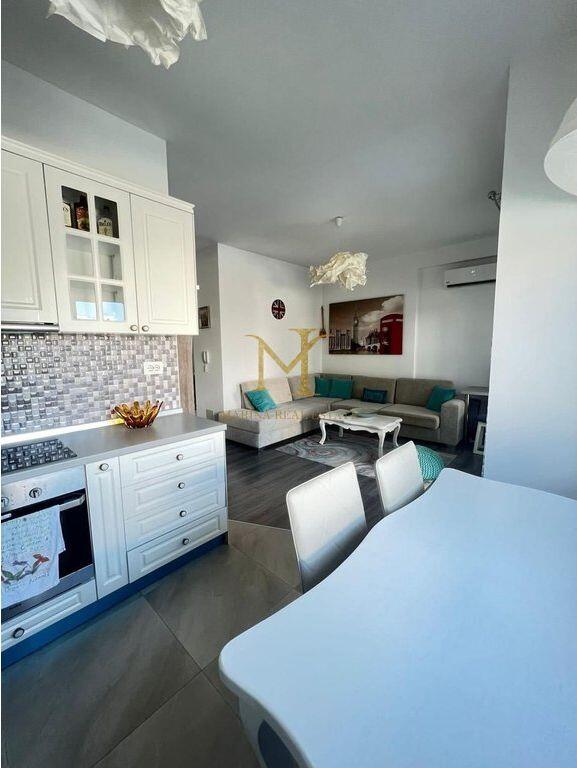 SUPER APARTMENT 2+1+2 FOR SALE WITH PARKING SPOT AT "PERLA RESORT" LALZ BAY