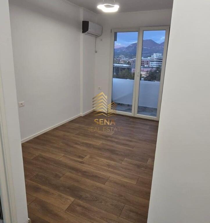 Shitet, Apartament 2+1+2tualete+Blk, Stacioni i Trenit, 218.000 Euro