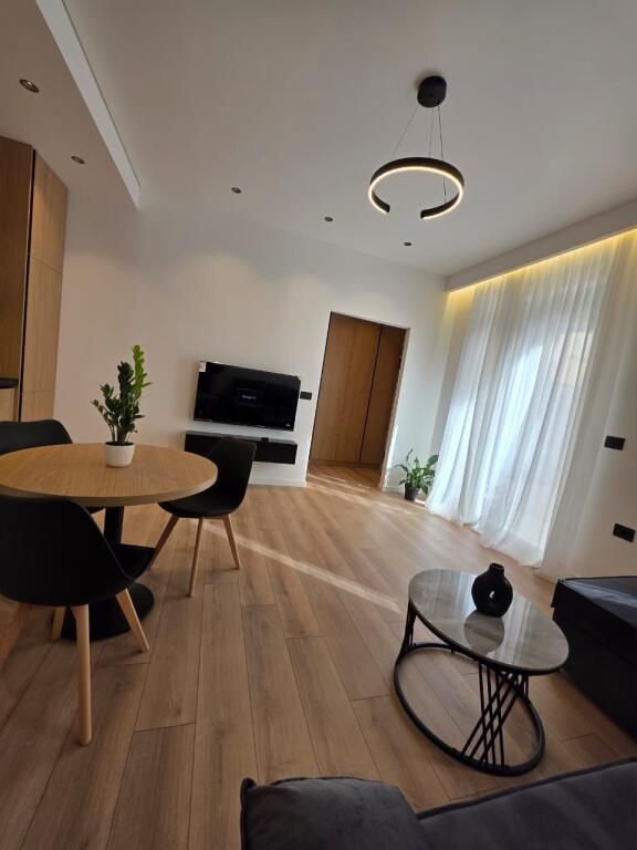 Apartament 1+1 për Shitje te Liqeni i Thate