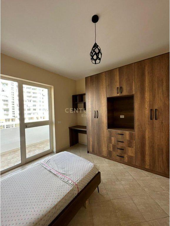 AFFITTASI APPARTAMENTO 3+1+2+GARAGE, VICINO A ISH-URT, DURRES !