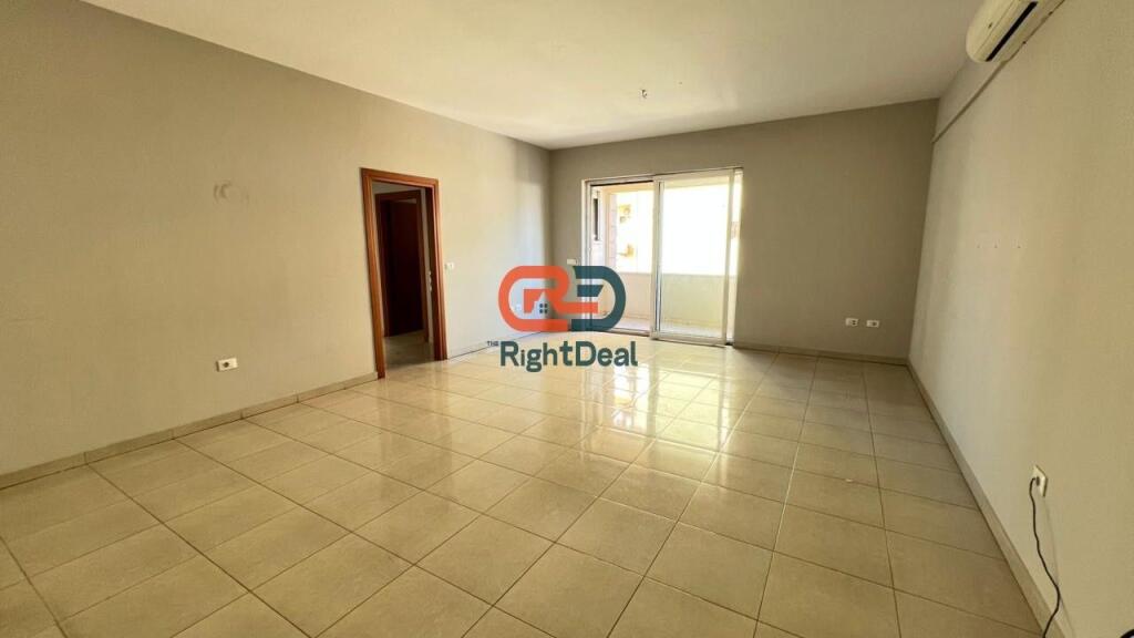 In Via Bogdaneve, Spazio Ufficio in Affitto per Diversi Tipi di Attività!