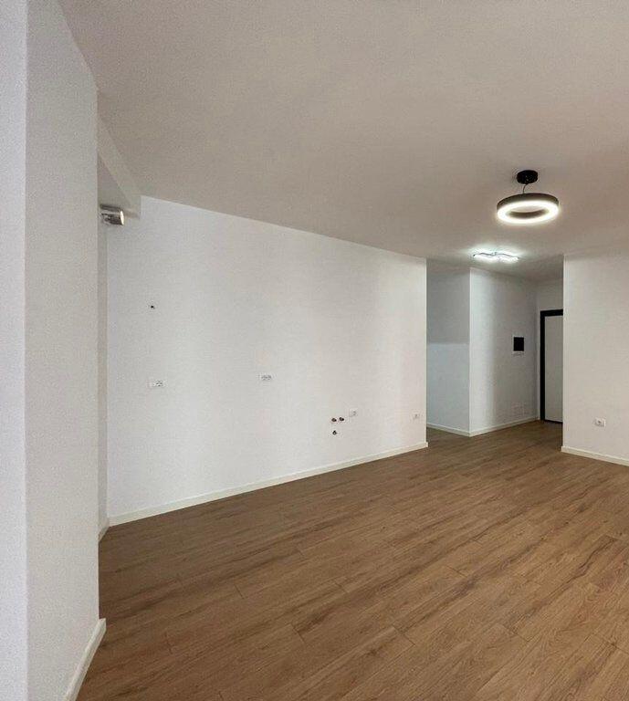 SHITET APARTAMENT 2+1 ME POST PARKIMI NE ASTIR