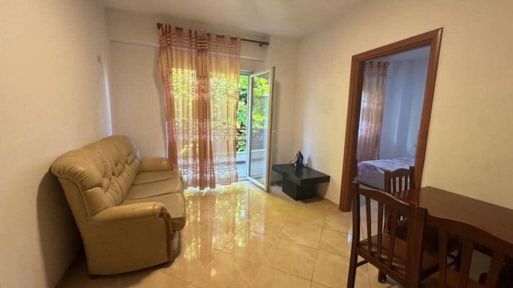 Affittasi Appartamento 1+1+1 Balcone