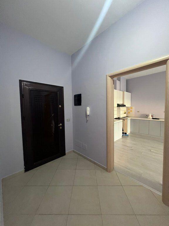 Qera, Ambient per zyra+Post Parkimi, Komuna e Parisit, Tirane.