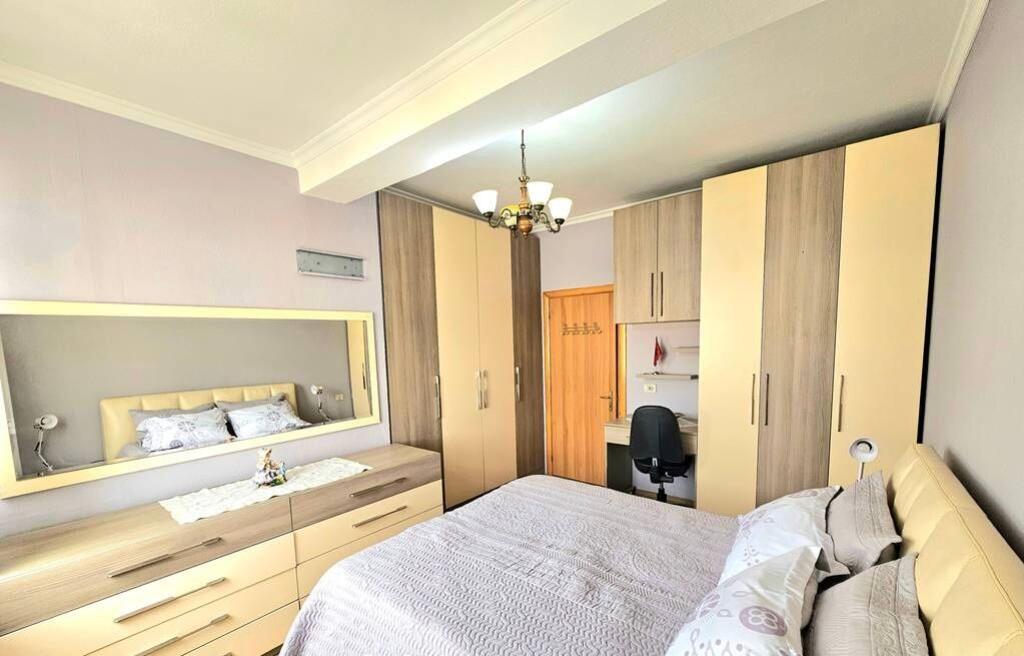 APARTAMENT 2+1 PER QIRA PRANE ZOGUT TE ZI