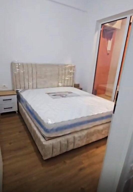 🏢Ne zonen e Ali Demit,Rezidenca Kadiu jepet me qera apartament 1+1,i sapo mobiluar.45,000Leke    