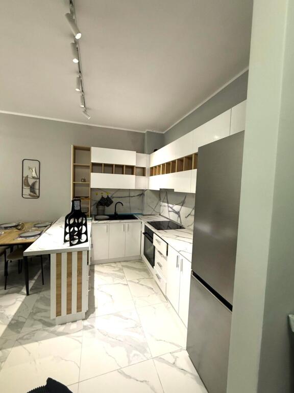 Apartament me qera Orikum