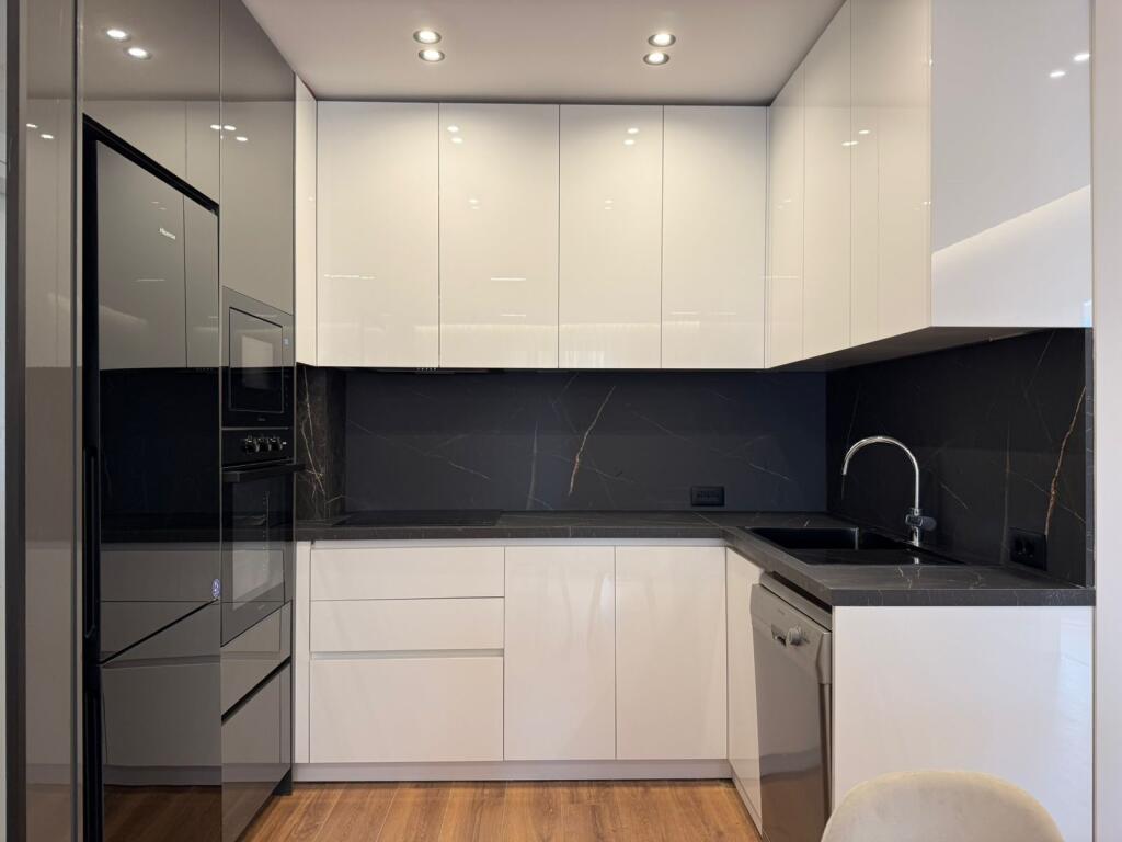 Apartment 2+1 for rent at Pazari i RI