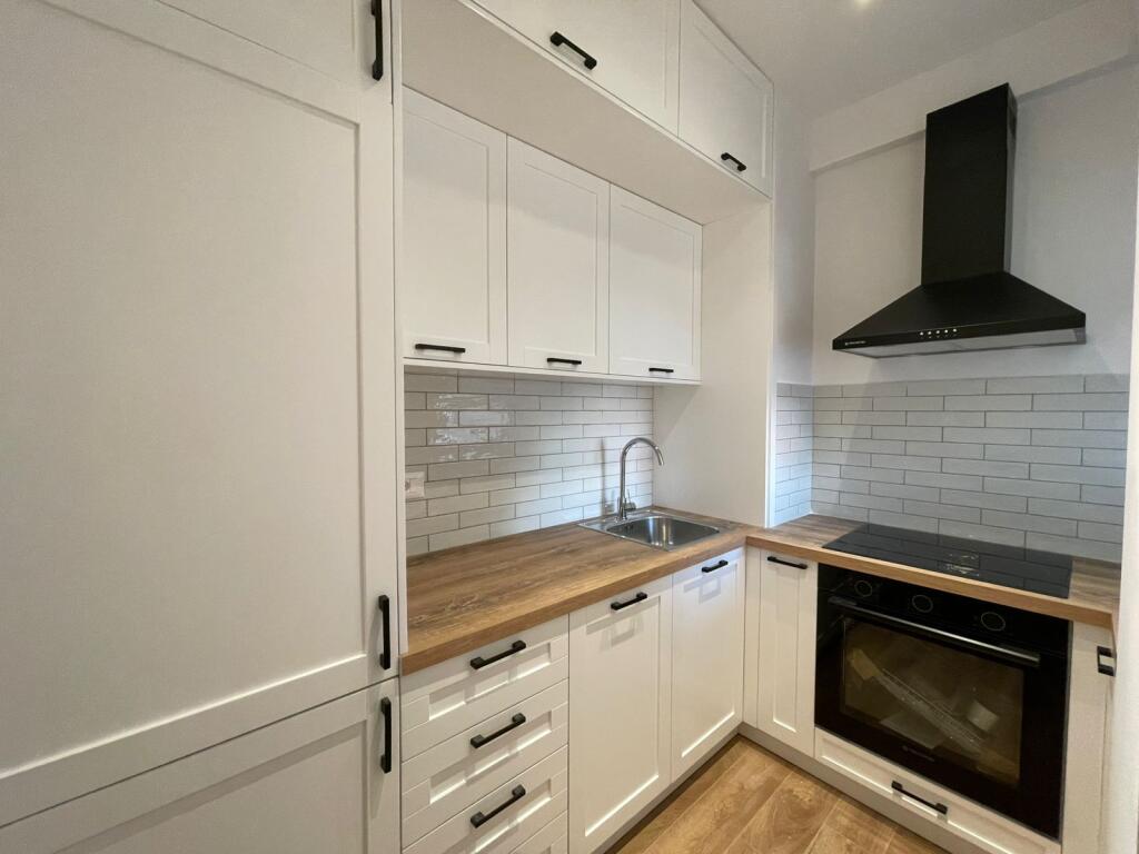 1+1 for rent at Willson Square