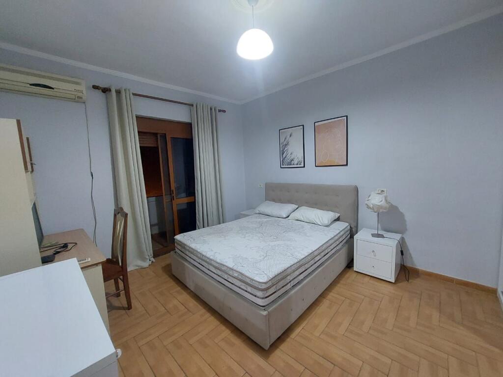 Appartamento 2+1, a 21 Dhjetori, Via Kavaja, 700 euro/mese