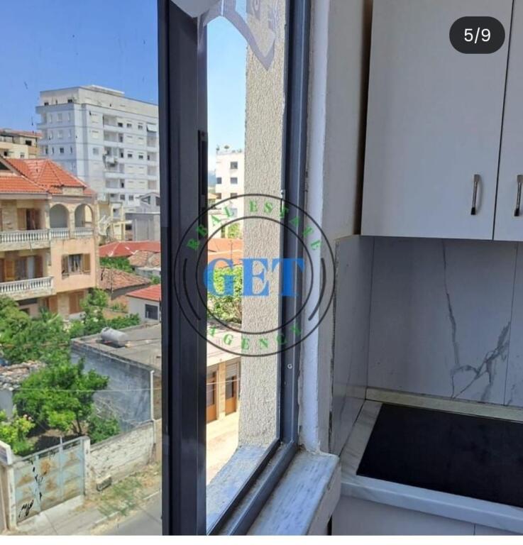 Shitet apartament 2+1,pak m nga shetitorja”Josif Budo”,Kavaje