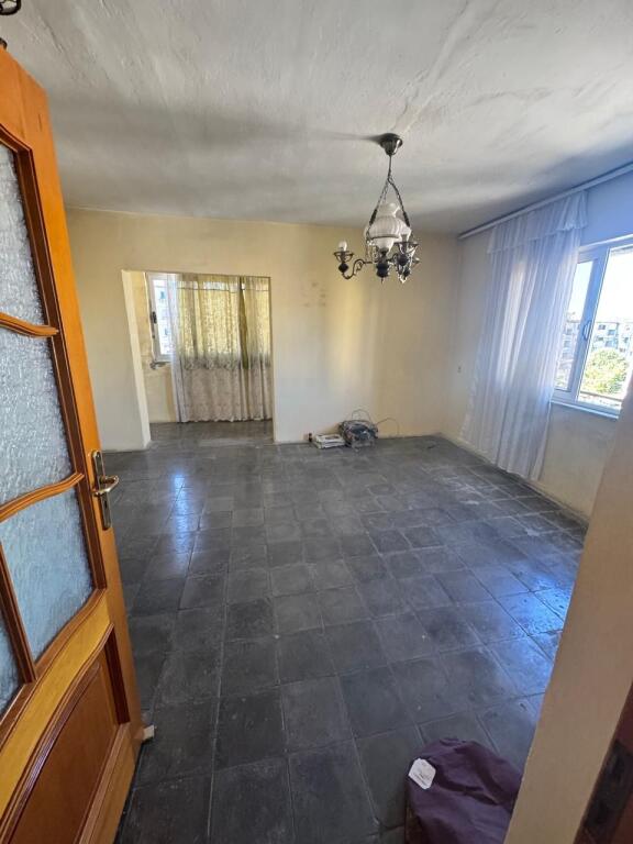 OCCASIONE DI INVESTIMENTO 🔥 📍 Vicino al Palazzo con Freccia, di fronte a Delijorgji