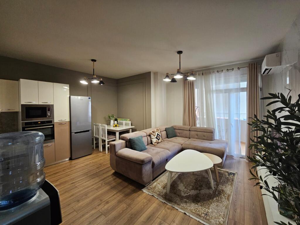 Apartament 2+1 per qera tek Rruga e Elbasanit!