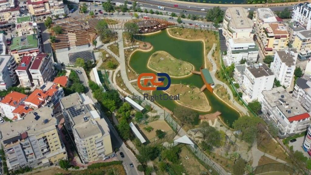 Tek Kopshti Zoologjik, Jepet Me Qira Super Apartament 2+1+2 Me Pamje Fantastike!!