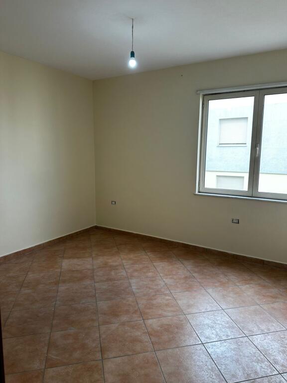 🏡 Jepet me qira apartament 2+1+2 + post parkimi – Liqeni i Tiranës