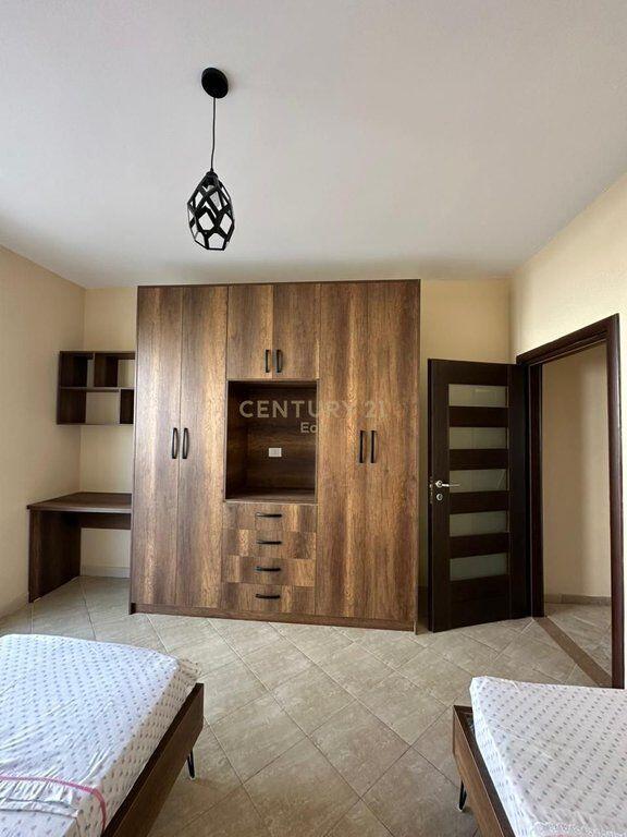 AFFITTASI APPARTAMENTO 3+1+2+GARAGE, VICINO A ISH-URT, DURRES !