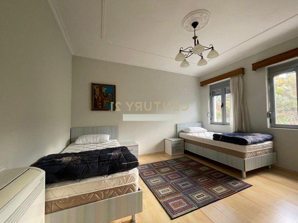 JEPET ME QIRA KATI I TRETE I NJE VILE 4-KATESHE NE MJULL- BATHORE