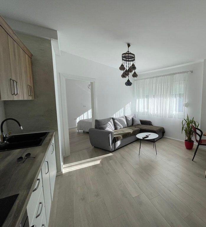 AFFITTASI APPARTAMENTO 2+1 IN VIA BOGDANEV