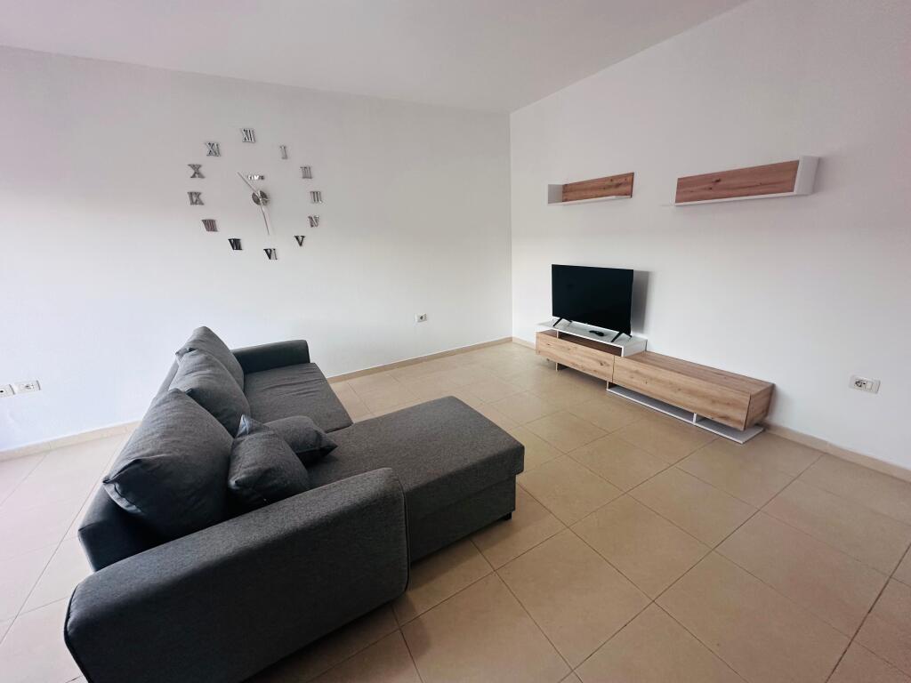 Jepet Me Qera Apartament 2+1+1 Ballkon