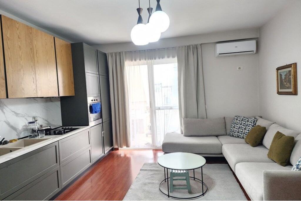 Apartament - Për Qira - Rruga Muhamet Fortuzi