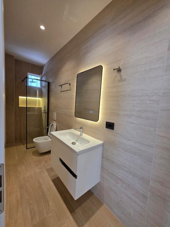 Apartament 1+1 për Shitje te Liqeni i Thate