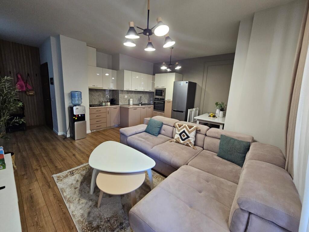 Apartament 2+1 per qera tek Rruga e Elbasanit!