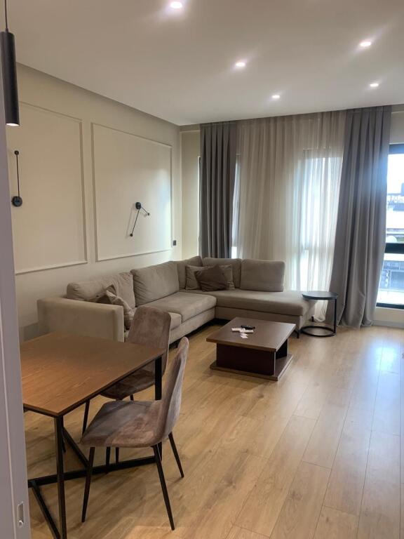 Super ap 1+1 a 21-dhjetori ( square 21 )