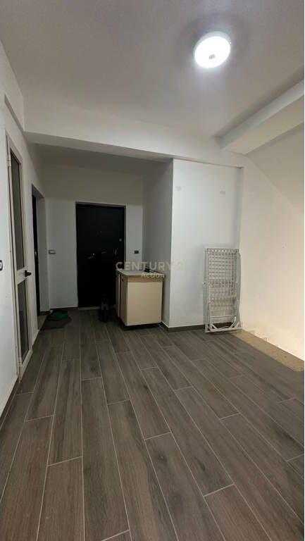 Jepet zyre moderne me qira te hotel “Radisson” Liqeni i Thate. 900 € /Muaj