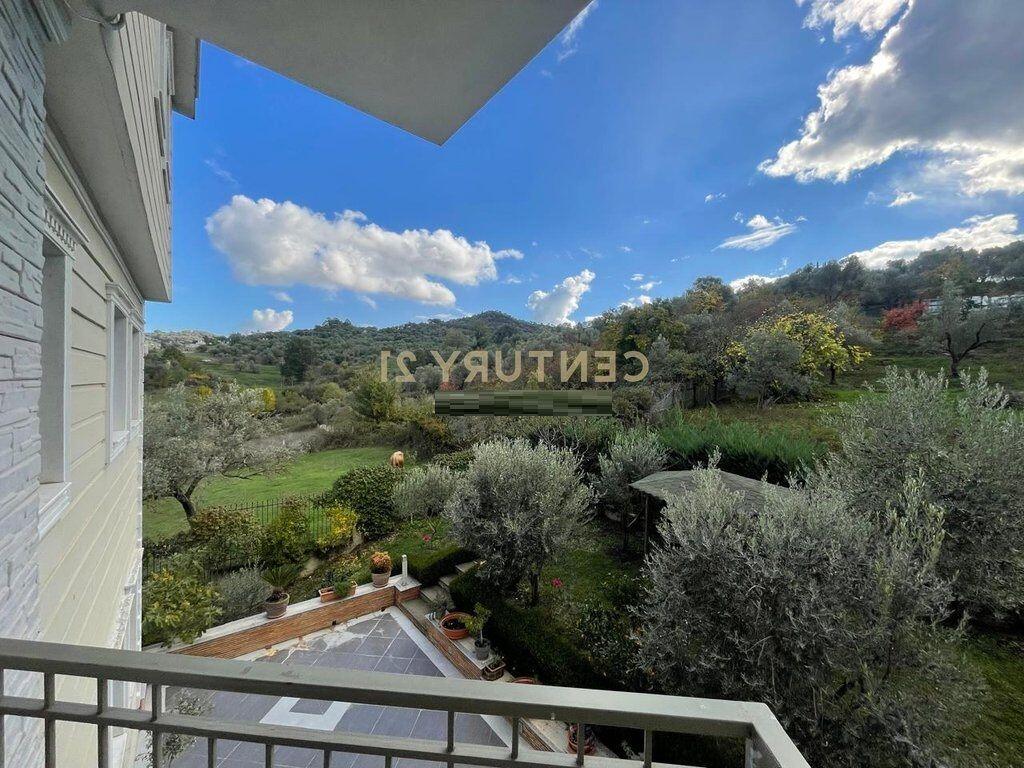 JEPET ME QIRA KATI I TRETE I NJE VILE 4-KATESHE NE MJULL- BATHORE