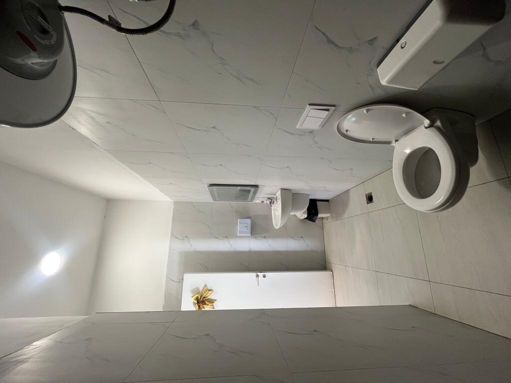 SHITET BIZNESI PICERI, VENDOSUR NE DON BOSKO, TIRANE!