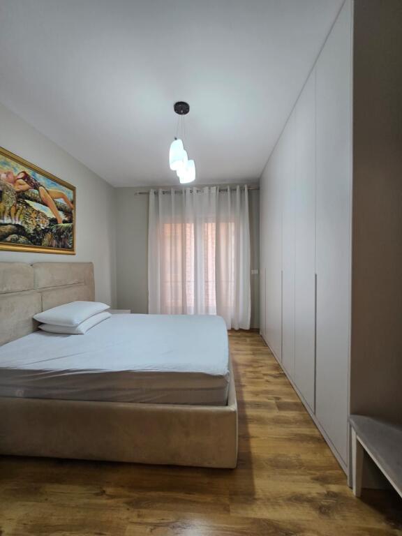 Ap 2+1+2 me qira tek Kompleksi Delijorgji