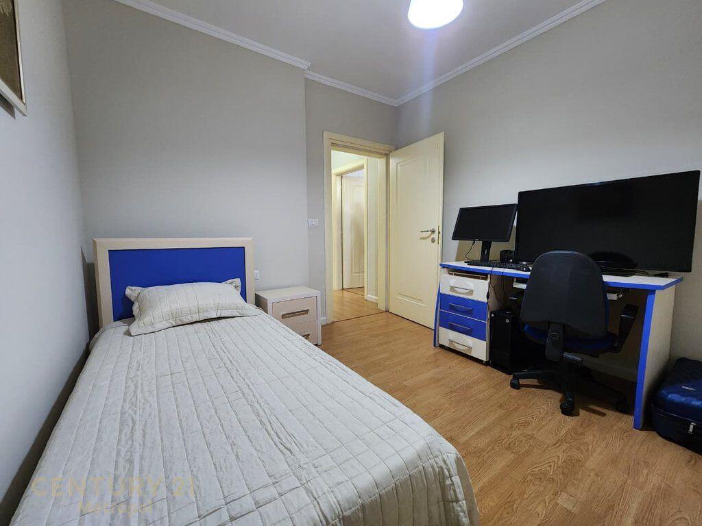 Shitet Apartament 2+1+2, Bulevardi i Ri 380,000 €
