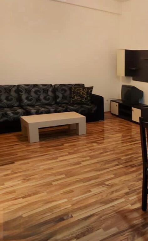 For rent entrance 1+1 at 21-Dhjetori!