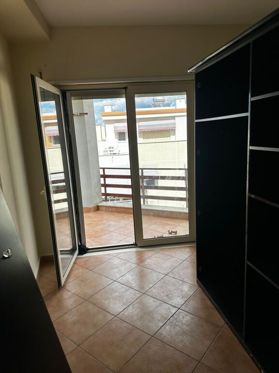 🏡 Jepet me qira apartament 2+1+2 + post parkimi – Liqeni i Tiranës