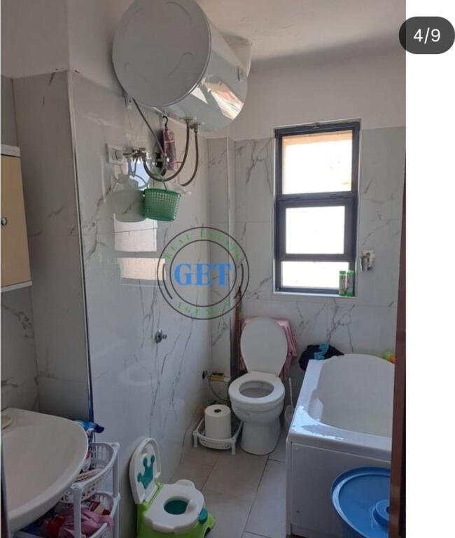 Shitet apartament 2+1,pak m nga shetitorja”Josif Budo”,Kavaje