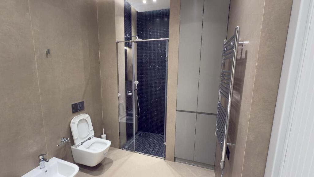 Apartament 1+1 per qira tek Square 21.