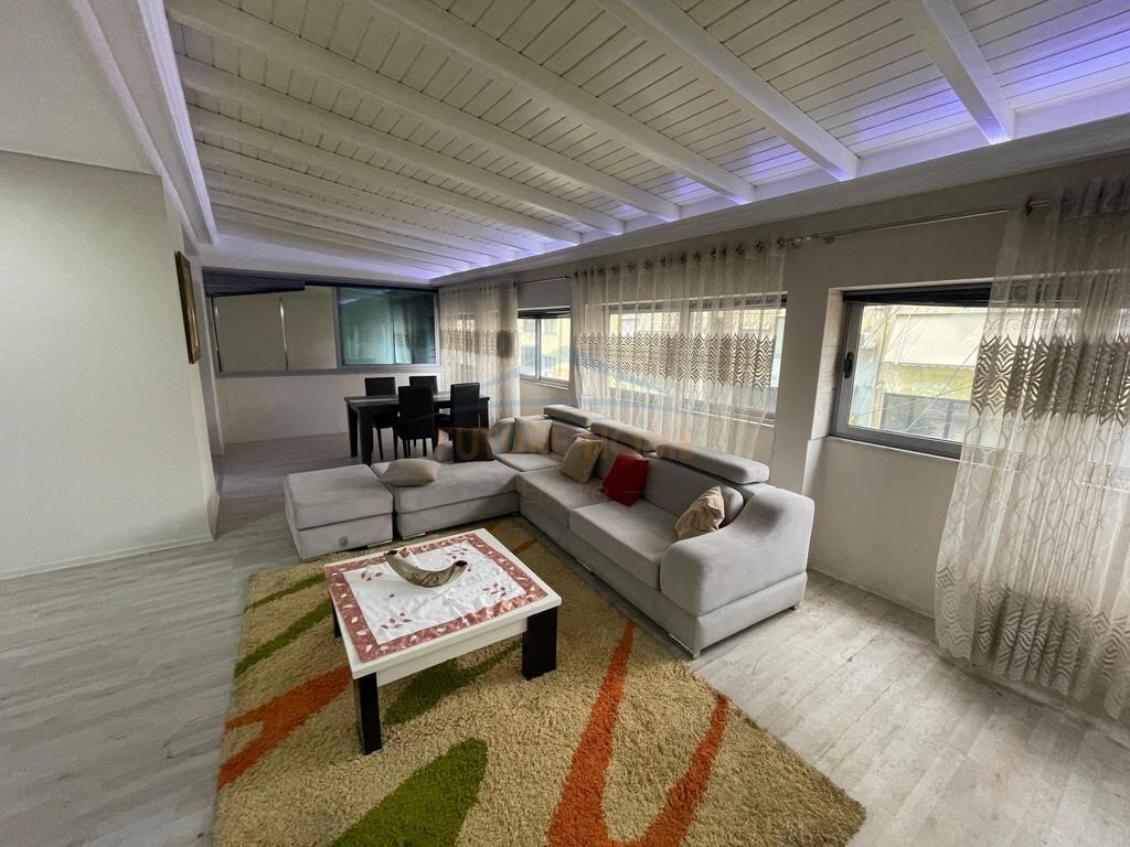 Vendesi Appartamento 2+1+2+ Veranda, Palazzo con Freccia