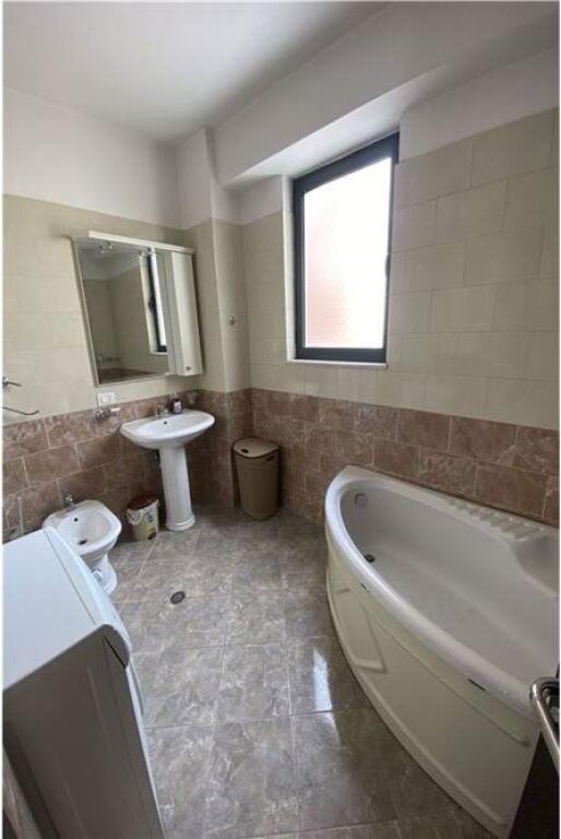 Apartament 2+1 per qira tek Kompleksi Delijorgji