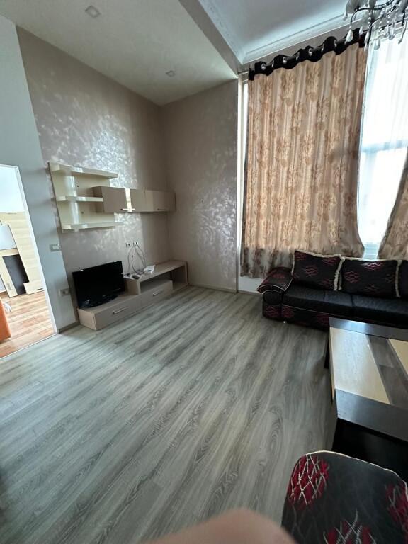 Apartment 1+1 for rent in Kamez/35,000