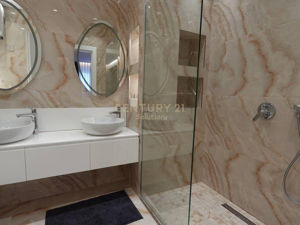 JAPIM ME QIRA 2+1+2 POSTE PARKIMI TE LIQENI I THATE! 1,350 € /Muaj