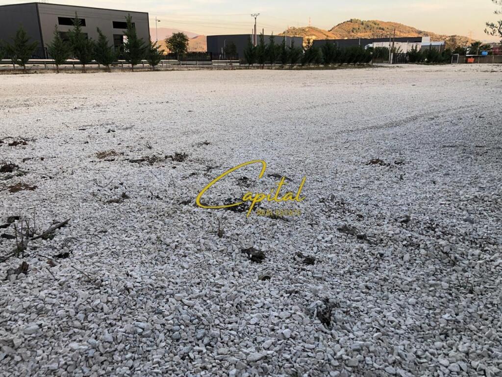 TOKE ME QERA 3000 M2 PRUSH 180.000 LEKE