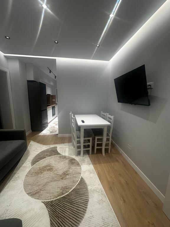 AFFITTASI 1+1 VIA ELBASAN