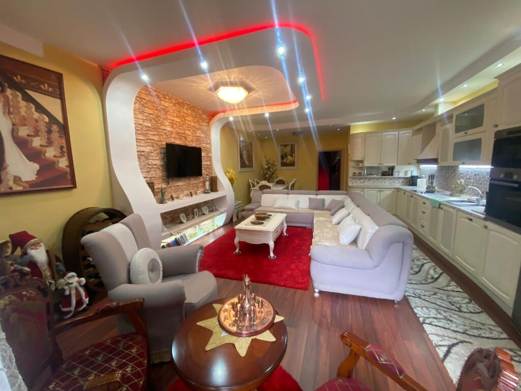 🏡 APPARTAMENTO IN VENDITA 2+2+2 VERANDA – VIA PETI, LAGO ASCIUTTO