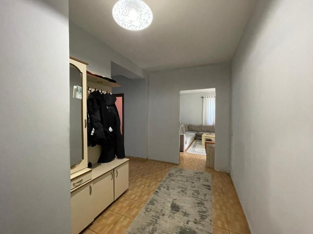 Shitet Apartament 1+1 ne Fresk